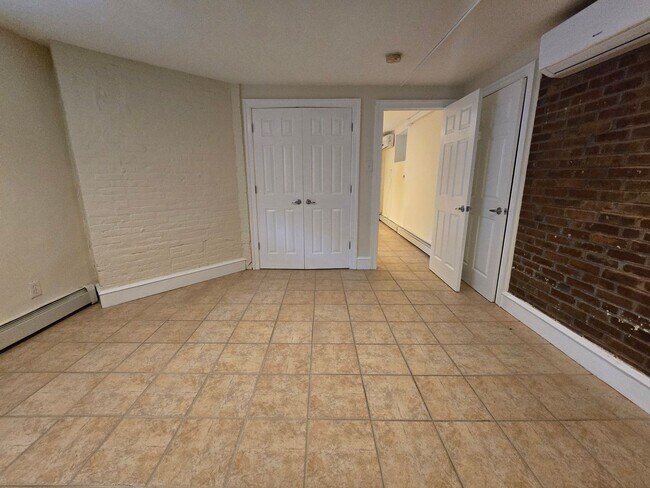 Building Photo - 313 N 34th St