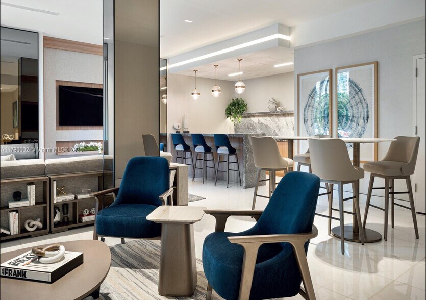 Building Photo - 888 Brickell Key Dr