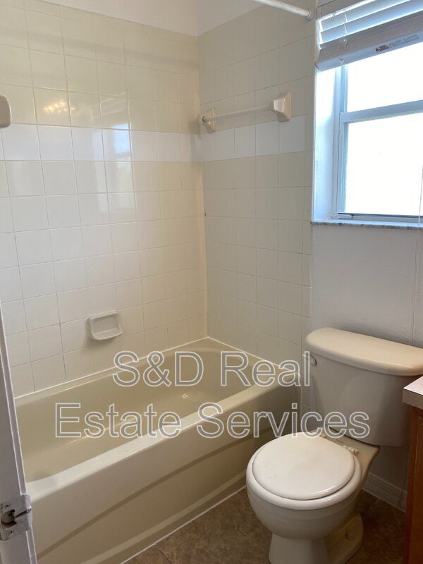 Building Photo - 3968 Hampton Hills Dr