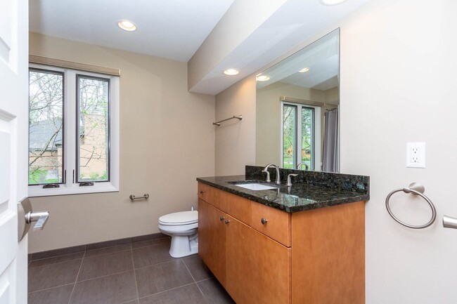 Building Photo - SOPHISTICATED COMFORT in HISTORIC FRANKLIN