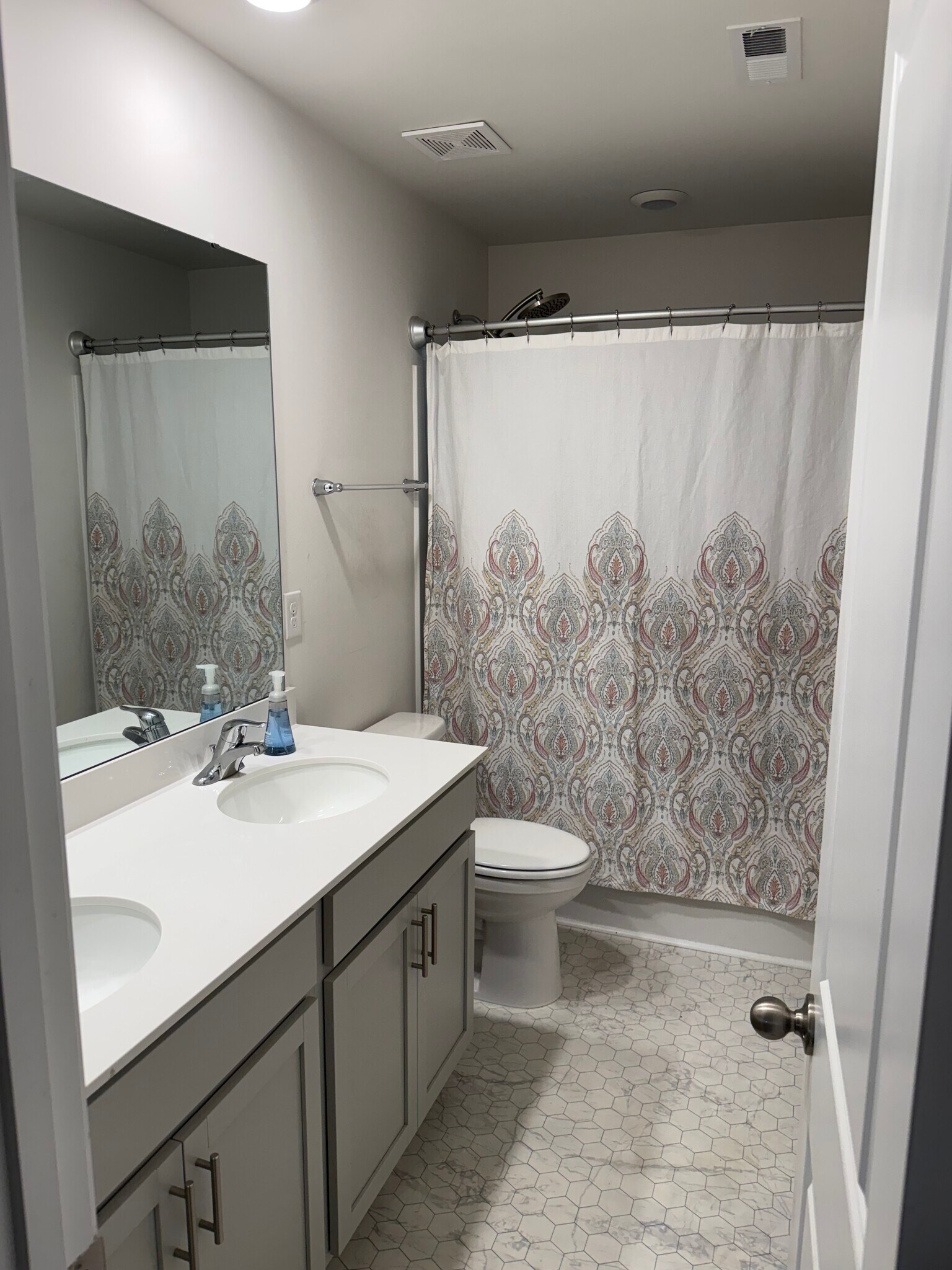 Building Photo - 209 Wheatfield Rd