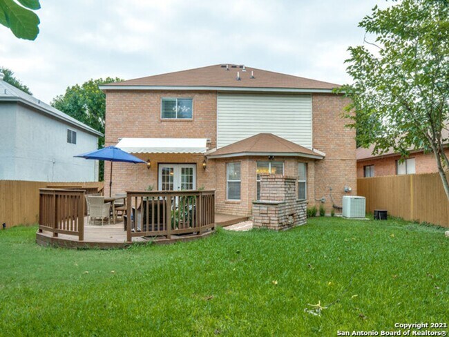 Building Photo - BEAUTIFULLY RENOVATED 4-BEDROOM HOME IN HUNTINGTON PLACE