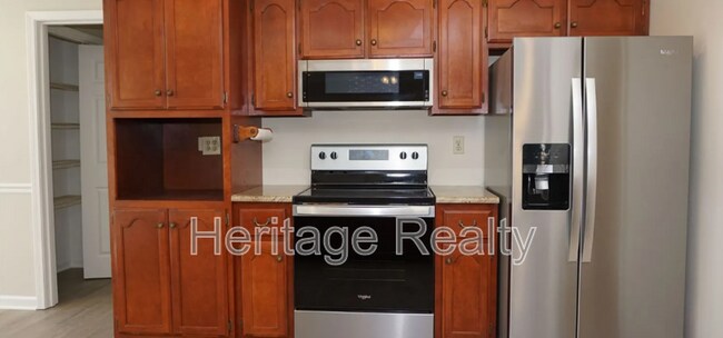 Building Photo - 867 Westgate Dr
