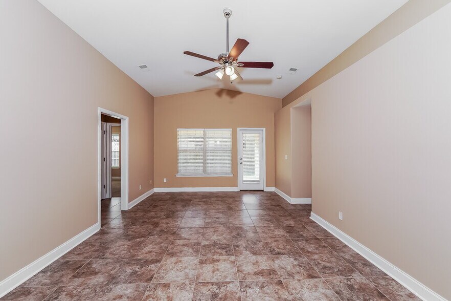 Building Photo - 4056 Cambridge Dr