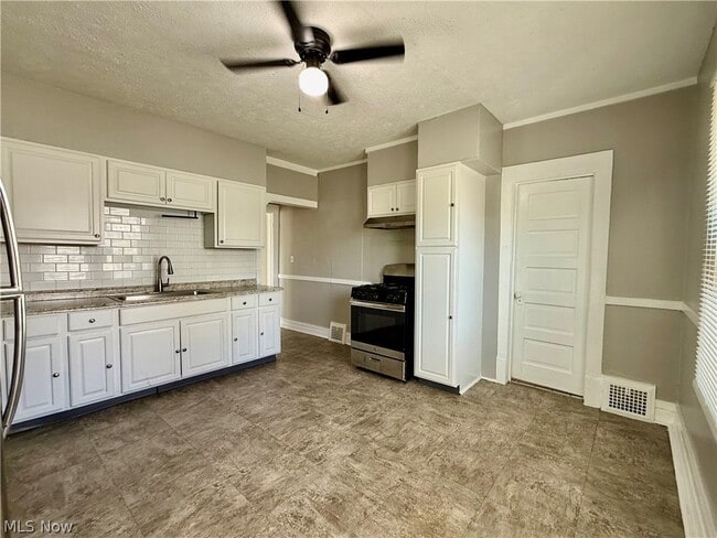Building Photo - 2602 Vega Ave
