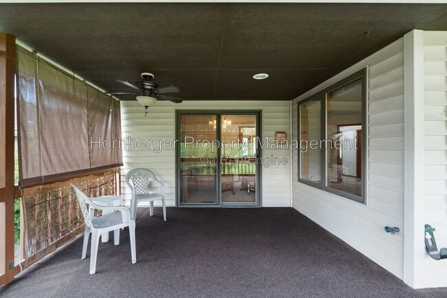 Building Photo - 9811 N Comanche Dr
