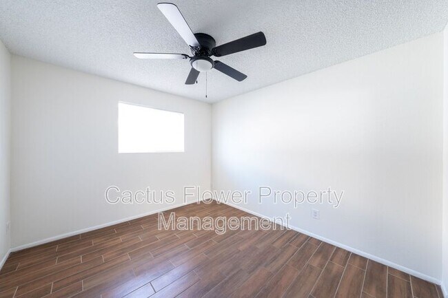 Building Photo - 2147 W Edgewood Ave