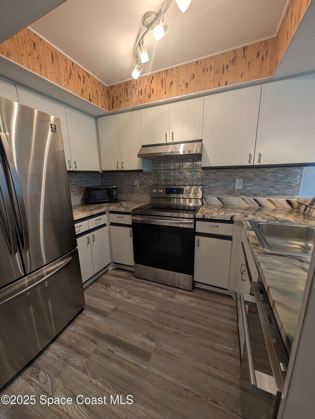 Building Photo - 2969 Sir Hamilton Cir