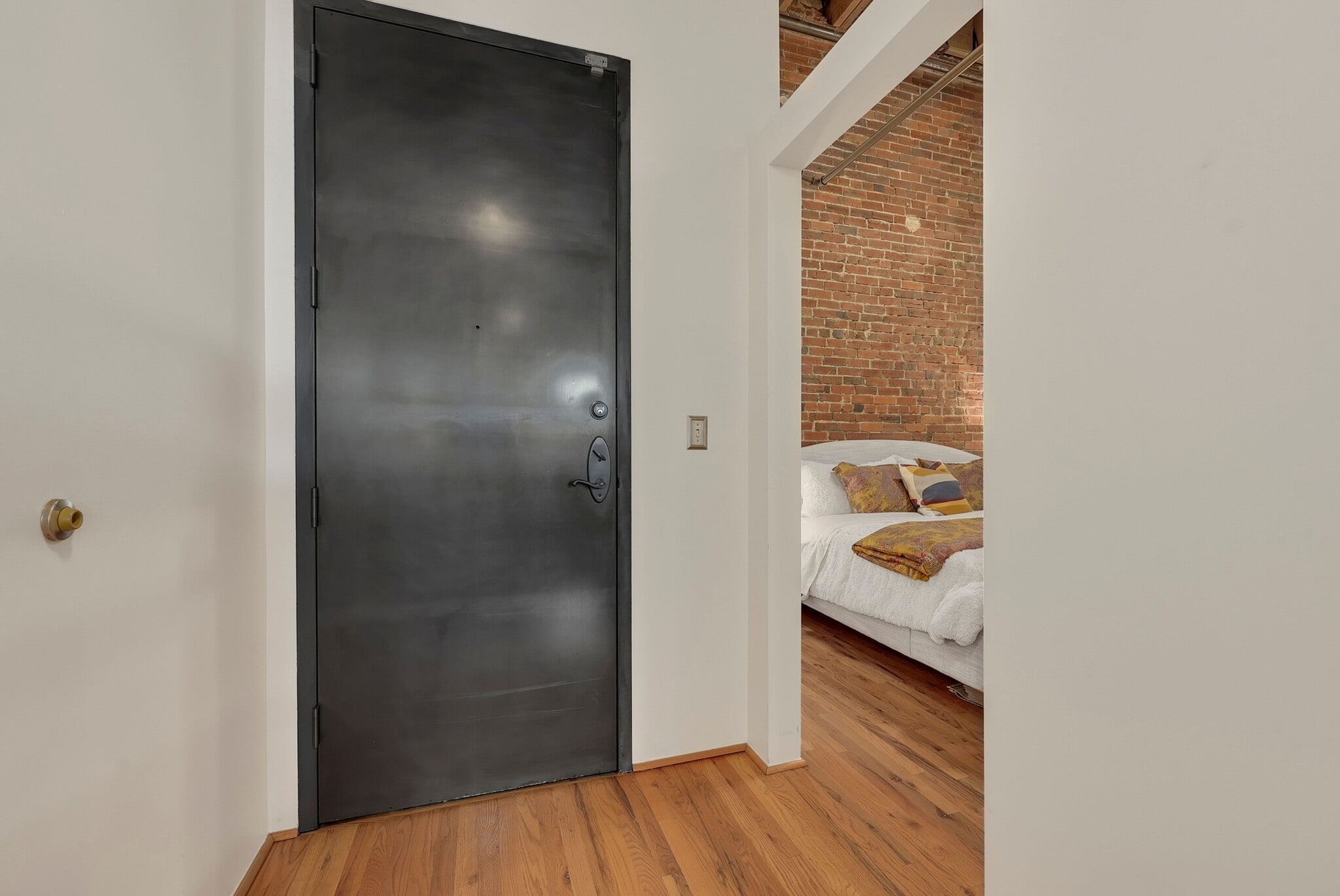 Foyer - 1800 Lawrence St