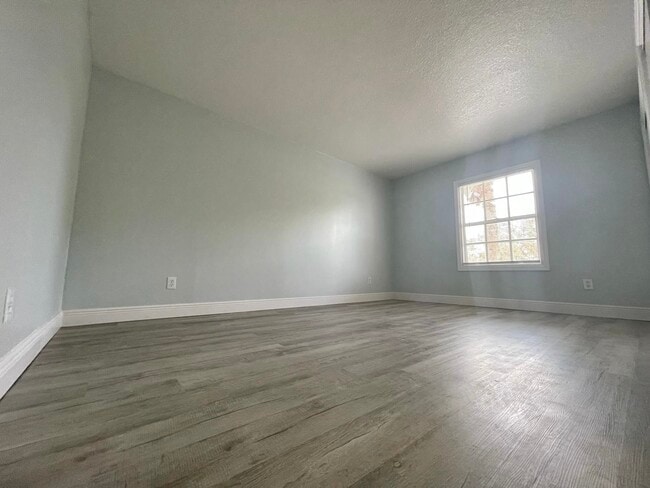 Building Photo - 4730 Coquina Key Dr SE