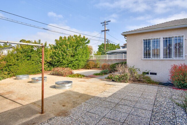 Building Photo - 3BR Home with Large Backyard Near SDSU