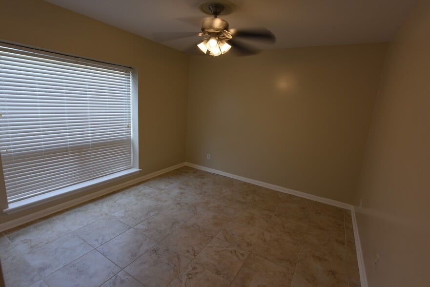 Building Photo - 55 Hanover Cir