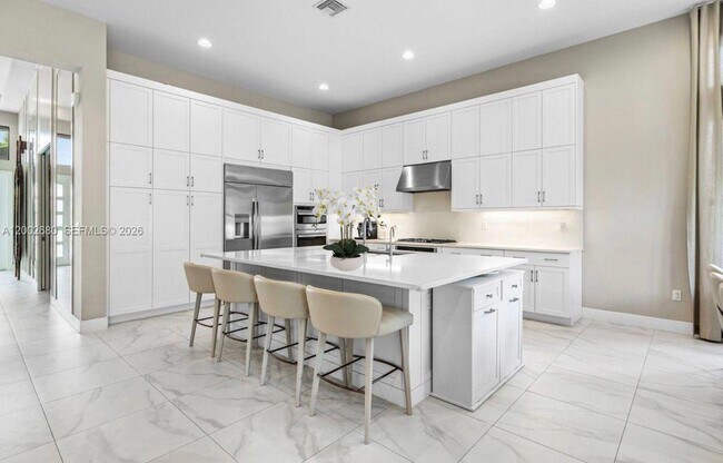 Building Photo - 8533 Ganton Dr