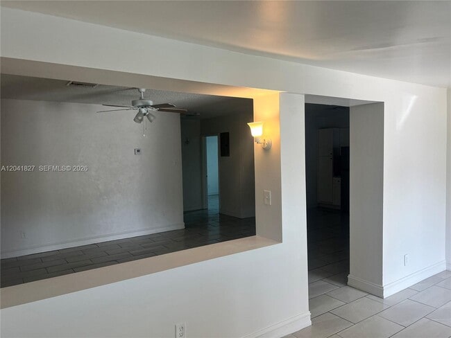 Building Photo - 2300 SW 44th St