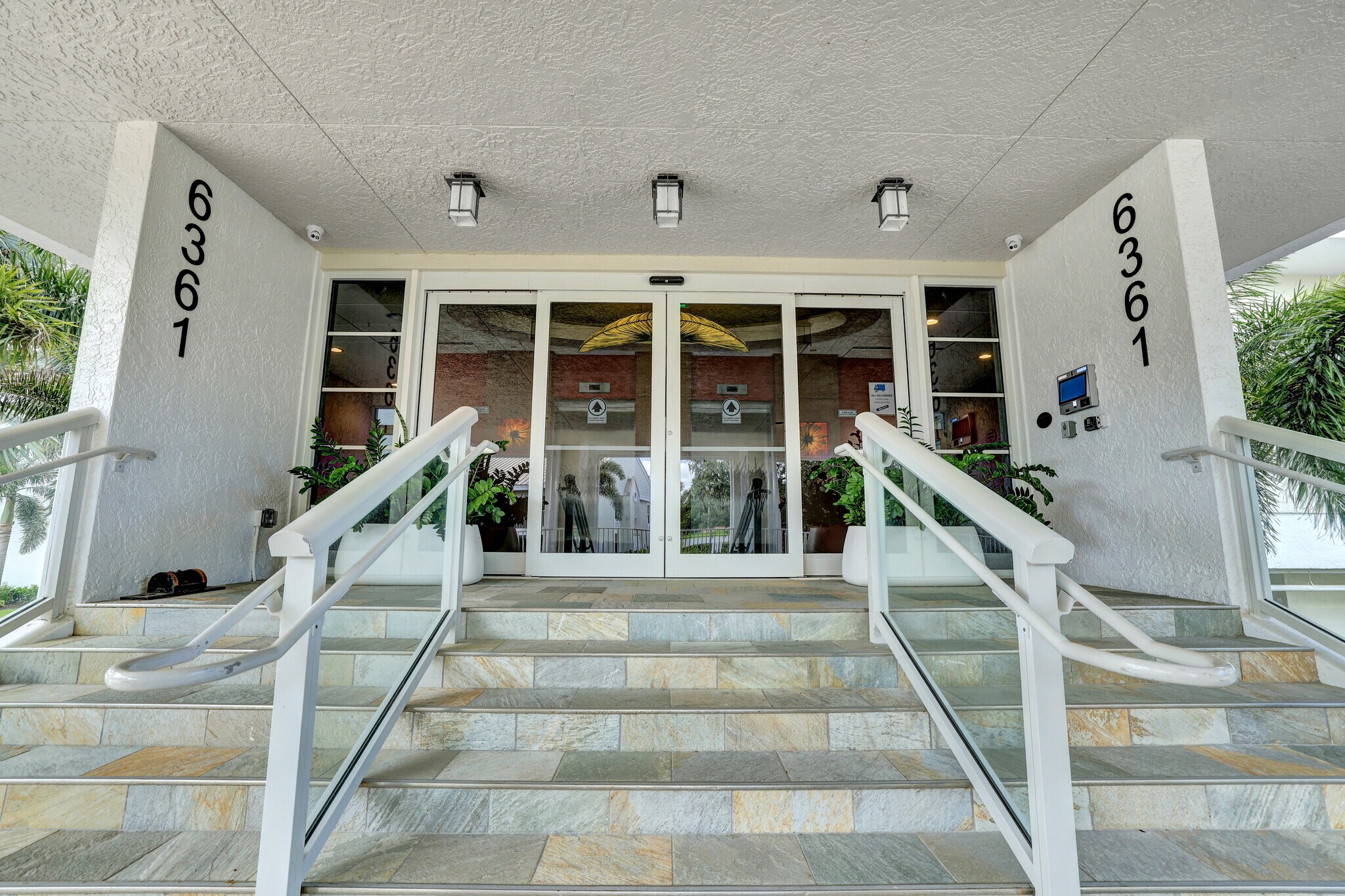 Building Photo - 6361 Pelican Bay Blvd