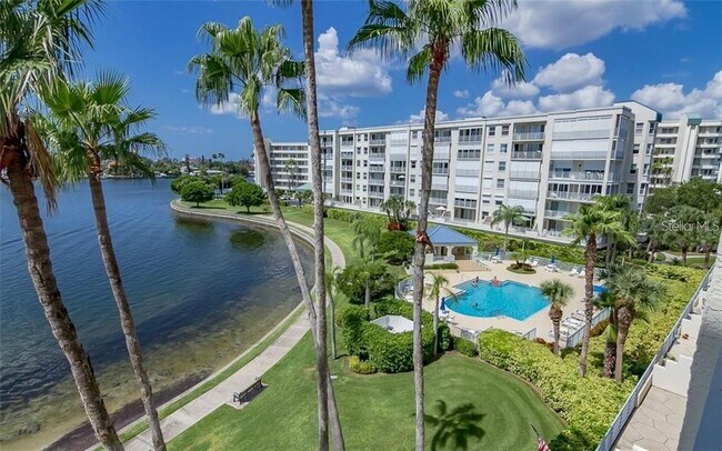Building Photo - 7902 Sailboat Key Blvd S