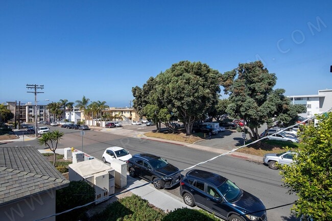 Building Photo - *OPEN HOUSE: 10/25 10-11AM* Upstairs 1BR i...