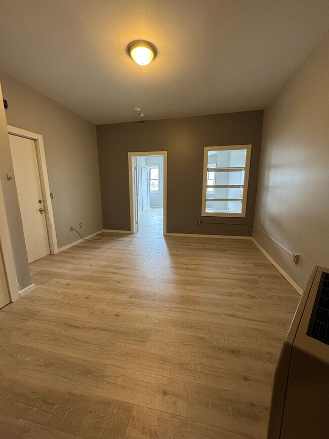 Building Photo - 23 Main St