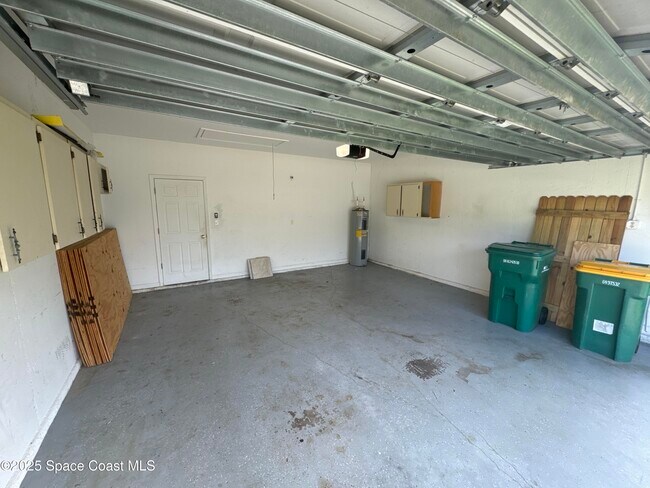 Building Photo - 6340 Dearman St