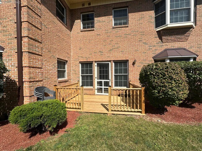 Building Photo - 133 High Point Cir