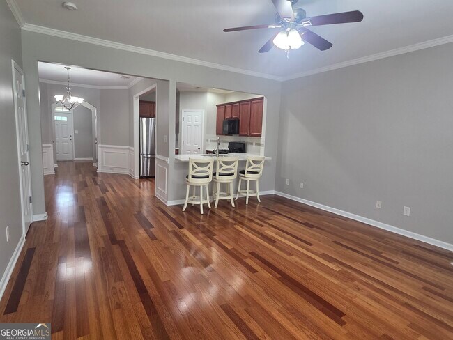 Building Photo - 2720 Beynon Ln NE