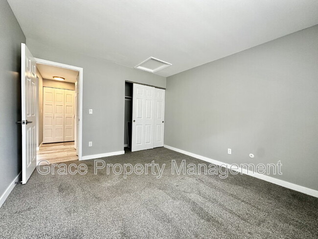 Building Photo - 13274 E Asbury Dr
