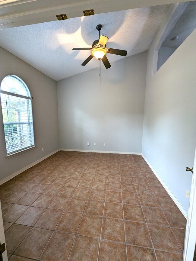 Building Photo - 1822 Brooke Beach Dr