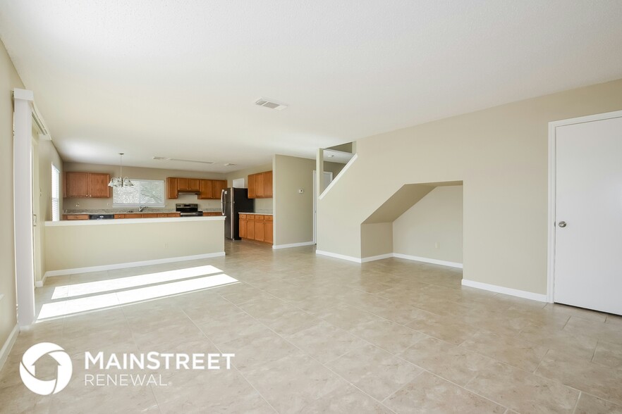 Building Photo - 8014 Bronzerock Dr