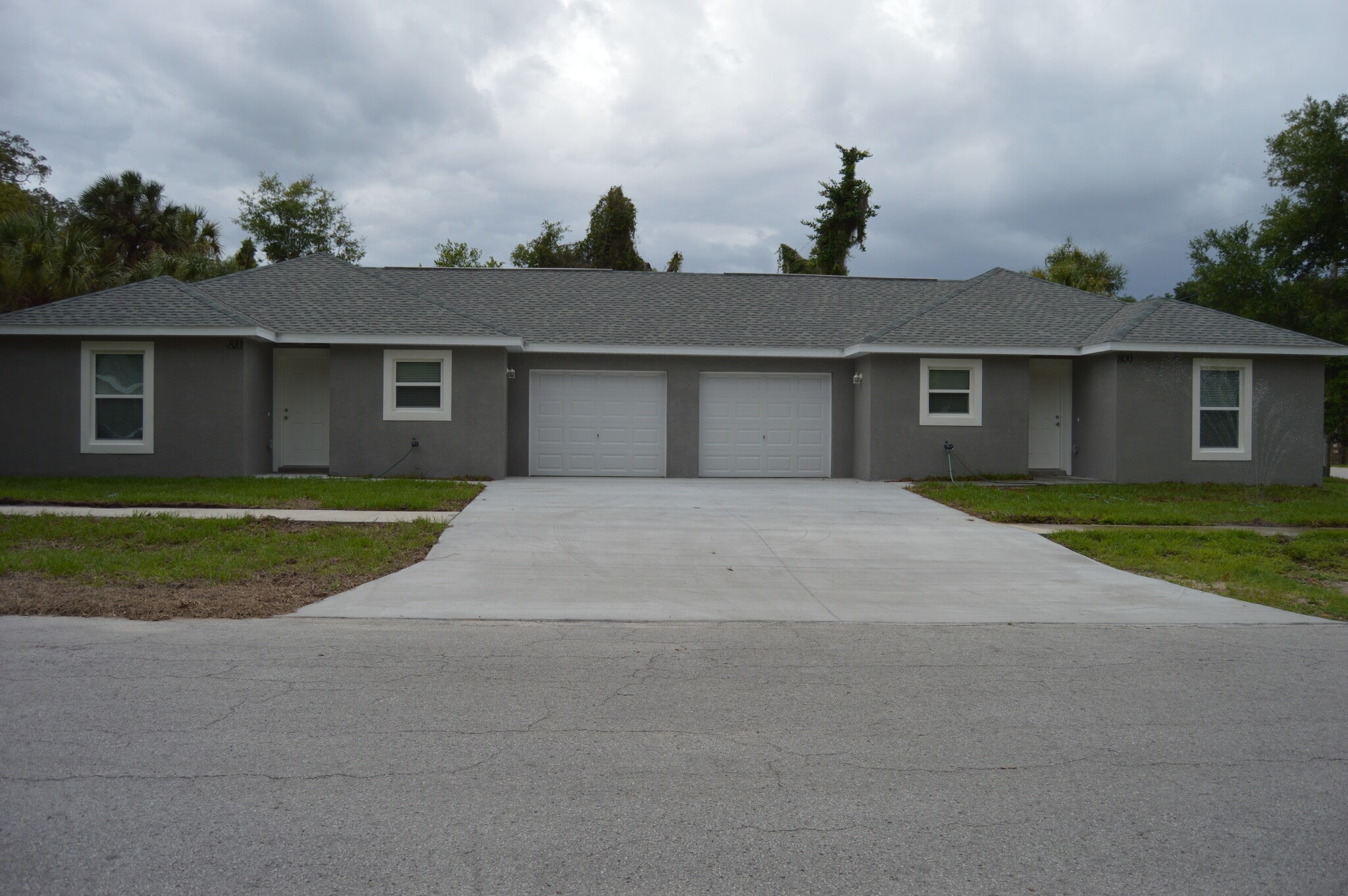 Duplex Unit - 810 E Gottsche Ave