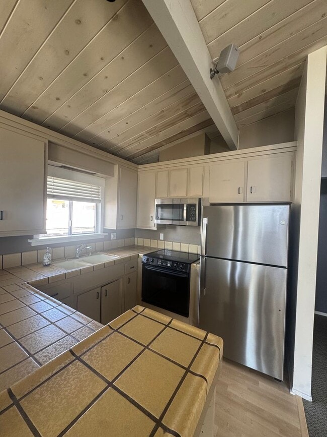 Building Photo - 3 bedroom home in Seacliff- Close to Seacl...