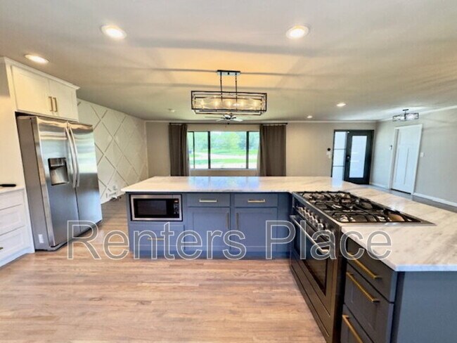 Building Photo - 4051 E 46th Pl