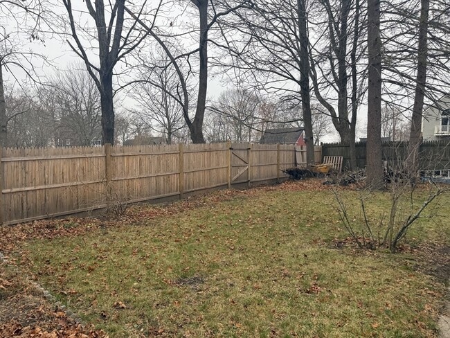 Building Photo - 16 Barber St