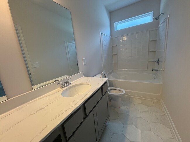 Building Photo - Brand New 4/3.5 House in West Rome- $2,195