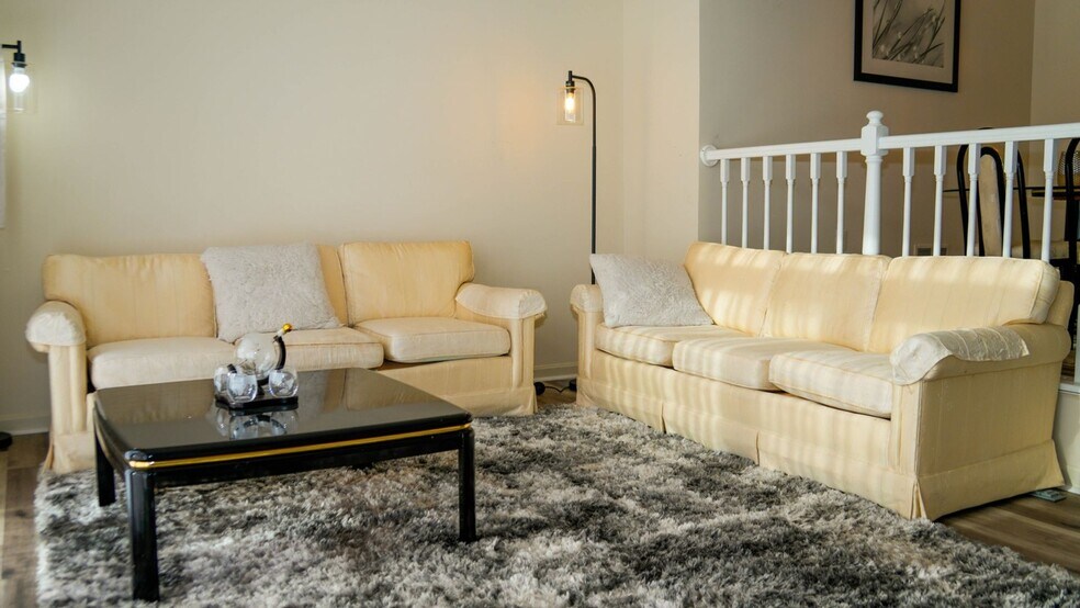 Building Photo - 10946 Rampart Way