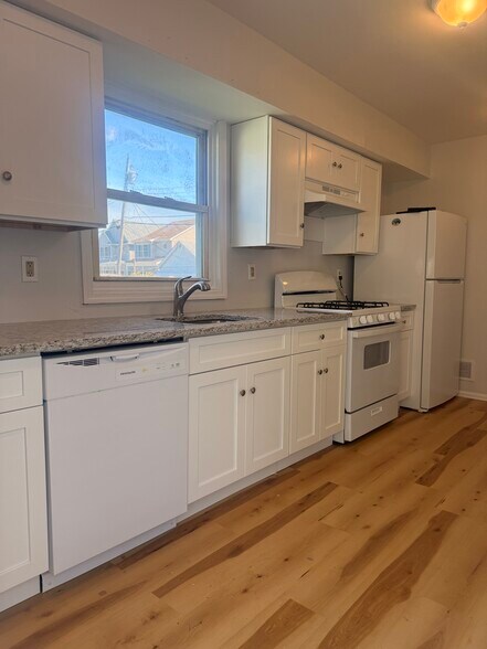 Building Photo - 21 Avenue A