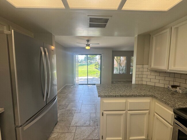 Building Photo - 14500 Las Palmas Dr