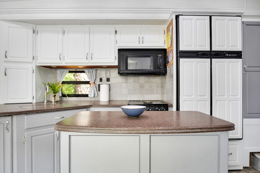 Building Photo - 6759 Angels Ln