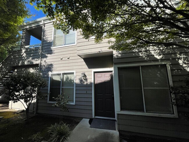 Building Photo - Private 2bd/1ba Condo with 1 car garage - Available Now!