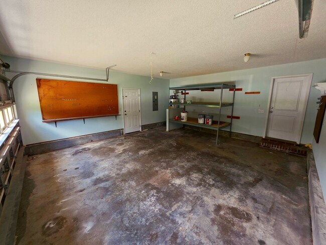 Building Photo - 3 BR 2 BA Beaver Creek