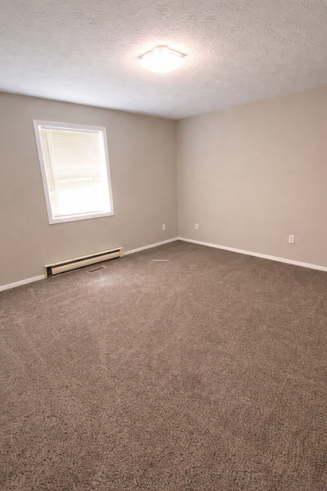 Building Photo - Total Electric 3 Bedroom 1.5 Bath Home