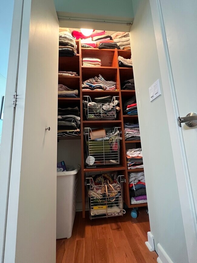 Building Photo - 1305 S Michigan Ave