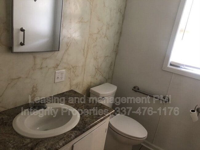 Building Photo - 2809 S Curtis Dr