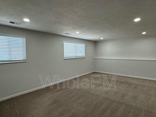 Building Photo - 7017 W 62nd Pl