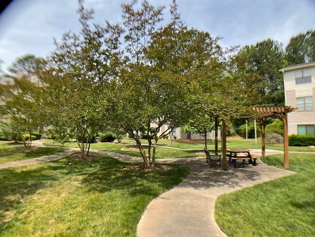 Building Photo - Spacious Condo in Brandon Ridge!