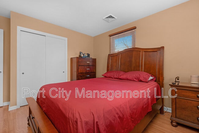 Building Photo - 8402 Church Ln