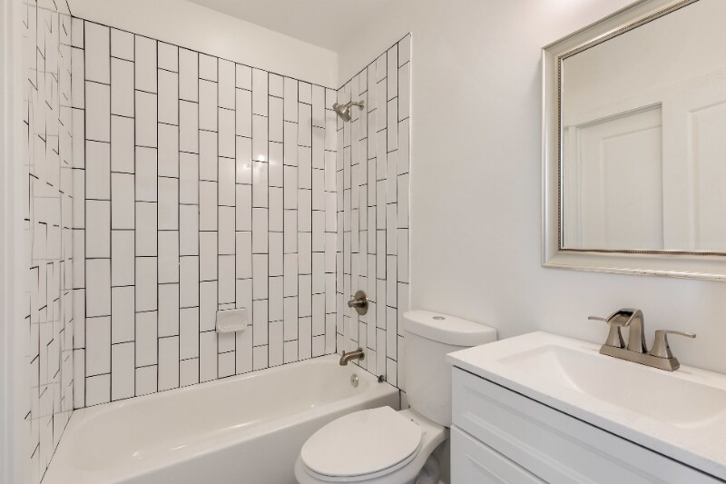 Building Photo - 1758 Park Ave