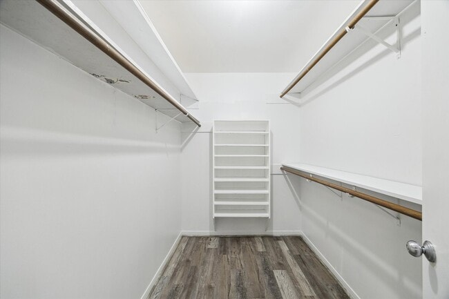 Building Photo - 1306 S Kirkwood Rd