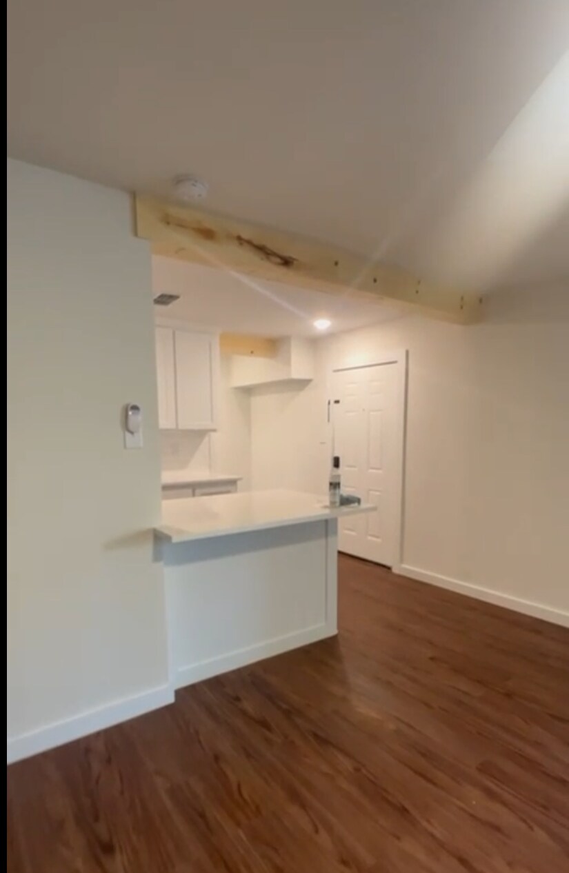 Building Photo - 228 Avenue F