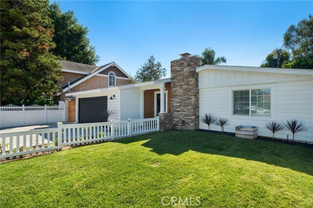 Building Photo - 2273 Columbia Dr