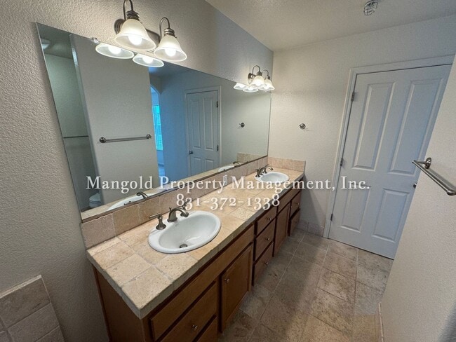 Building Photo - 3075cre